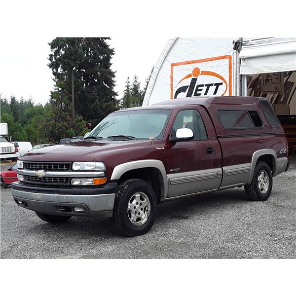 G4 --  2000 CHEVROLET SILVERADO 4X4 , Red , 232941  KM's