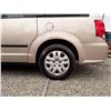 Image 13 : D6 --  2015 DODGE GRAND CARAVAN SE, GOLD, 174,128 KMS