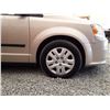 Image 17 : D6 --  2015 DODGE GRAND CARAVAN SE, GOLD, 174,128 KMS