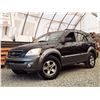 Image 9 : F1 --  2004 KIA SORENTO EX 4X4 SUV, BLACK, 269,424 KMS , Black , 269424  KM's