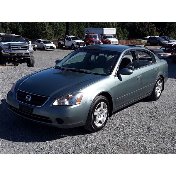 B4 --  2003 NISSAN ALTIMA  , Green , 236288  KM's