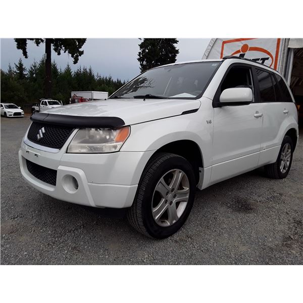 C4 --  2006 SUZUKI GRAND VITARA LUXURY 4X4 , White , 244117  KM's
