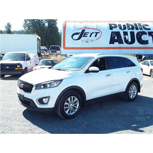 C6A --  2017 KIA SORENTO LX , White , 132798  KM's