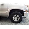 Image 19 : F6 --  2005 CHEVROLET SUBURBAN 2500 4X4 , Grey , 302325  KM's