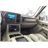 Image 44 : F6 --  2005 CHEVROLET SUBURBAN 2500 4X4 , Grey , 302325  KM's