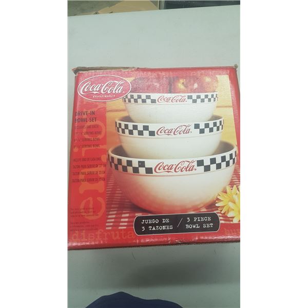 COCA COLA BRAND 3 PIECE BOWL SET