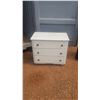 Image 1 : Small 3 drawer Dresser
