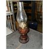 Image 1 : Antique Oil Lamp