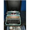 Image 1 : Old Typewriter