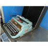 Image 2 : Old Typewriter