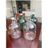 Image 1 : 4 jugs