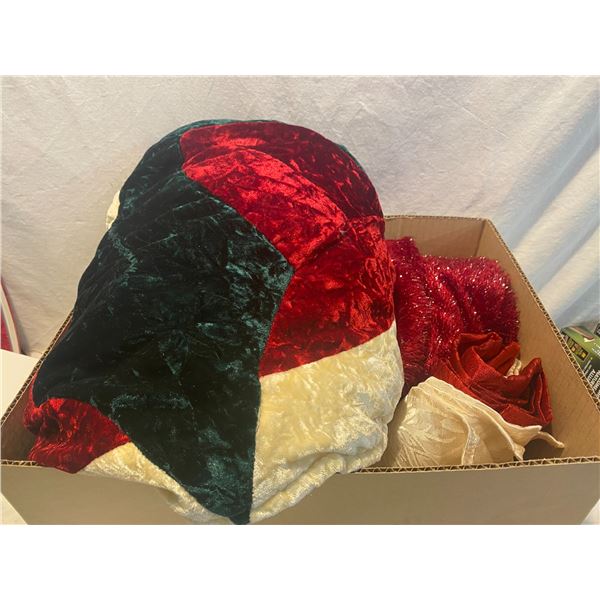 Tree skirt and napkins cloth