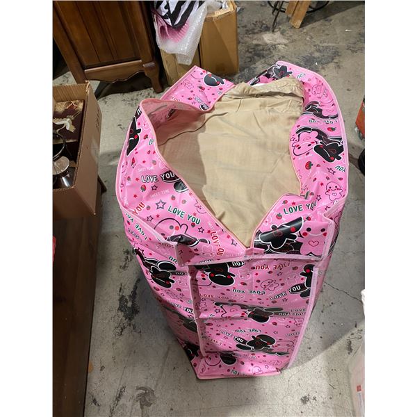 4 pillows 2 memory foam two others