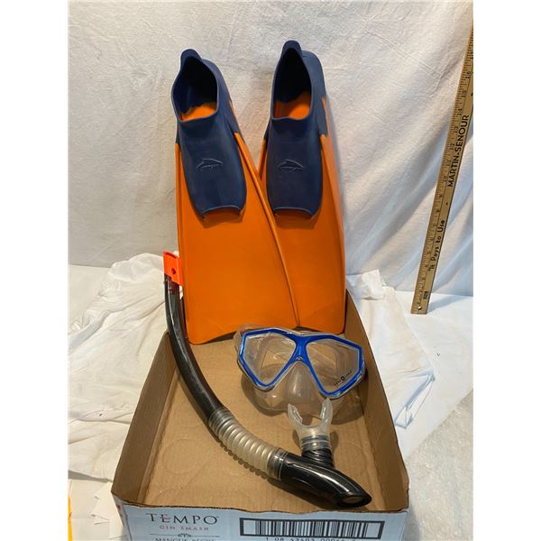 Flippers mask and snorkel