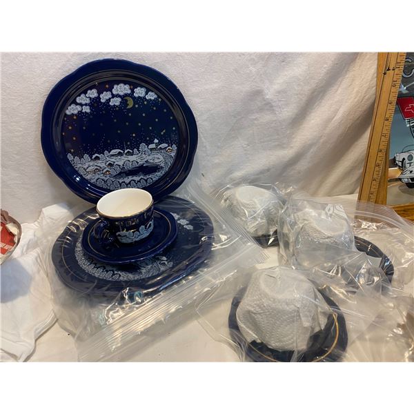 12 piece set Waechtersbach Germany Xmas dinnerware