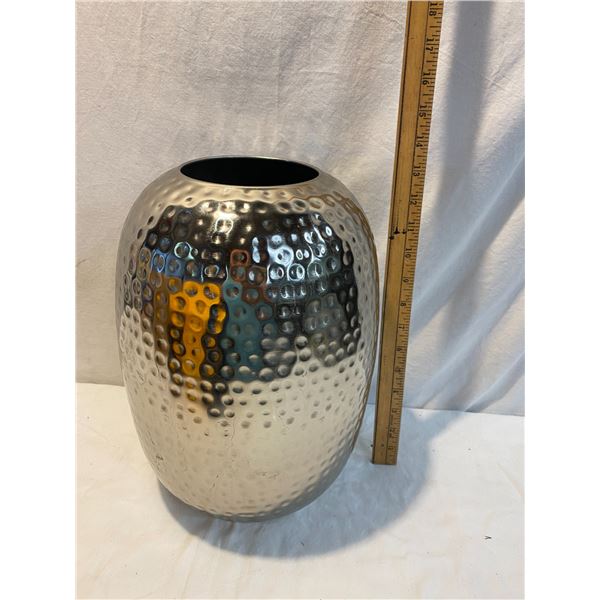 Vase and decor balls