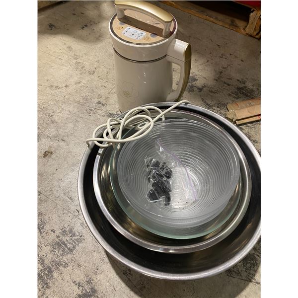 Bowls and other kitchen related