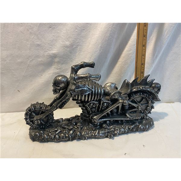 Skeleton biker arm is cracked