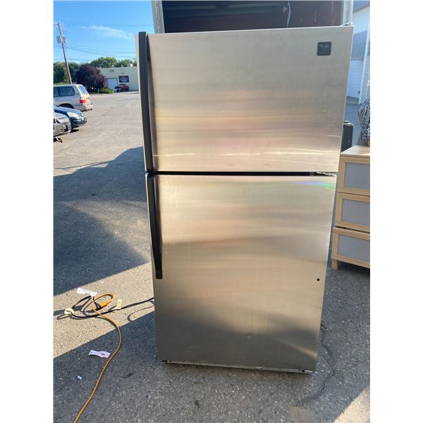 Whirlpool fridge 32.5 w 64 3/4 t 29 d inches