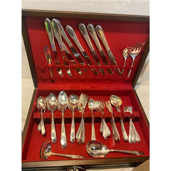 8 pc setting Rogers flatware in case