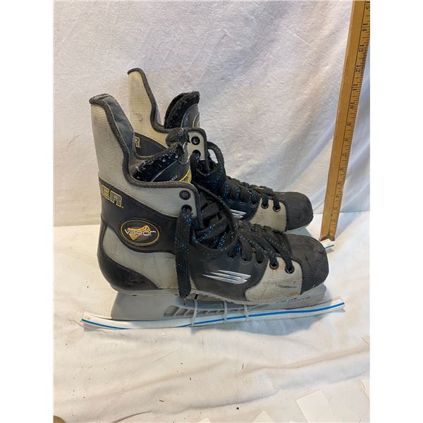 Bauer vapor skates size not known