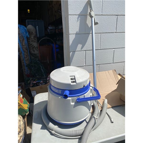 Bissell cleaner power lifter