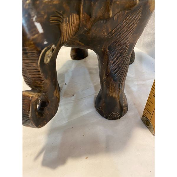 Elephant plant stand one tuck broken