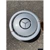 Image 1 : 4 Mercedes hub caps