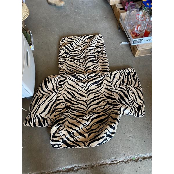 Pair car seat covers