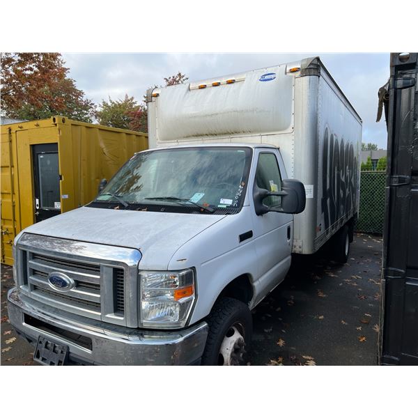 *2013 FORD E450 SD ECONOLINE CUBE VAN, WHITE, VIN 1FDXE4FSXDDA93829
