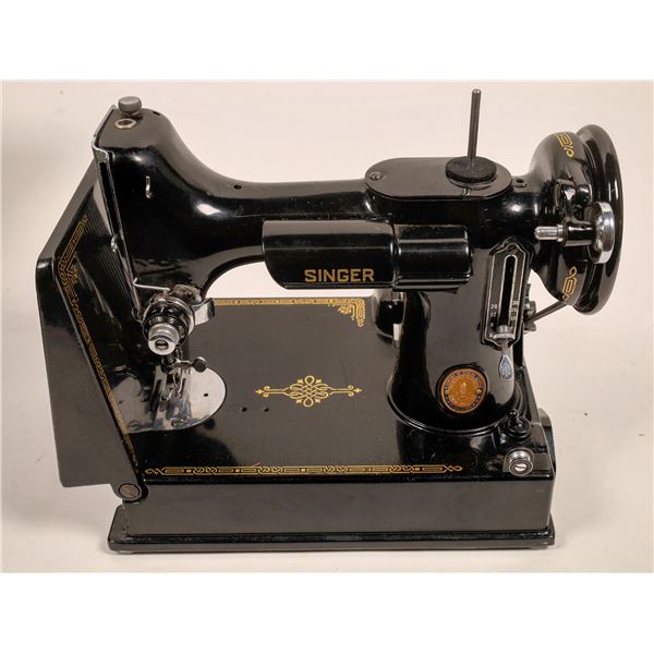 Singer Sewing Machine in Box plus Hand-carry 6 Compartment Sewing Kit ...