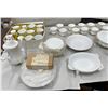 Image 1 : Royal Albert Bone China Val D'Or Set (129)  [136719]