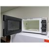 Image 2 : Panasonic Microwave Oven