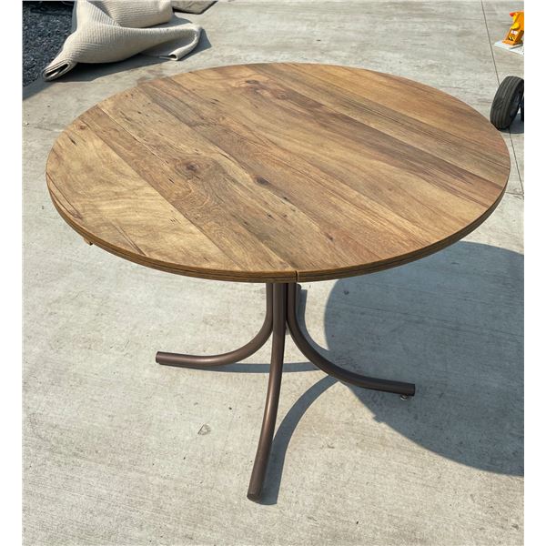 ROUND DROP-LEAF TABLE