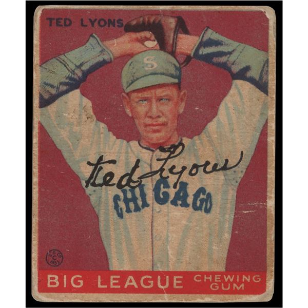 Ted Lyons Signed 1933 Goudey #7 Baseball Card