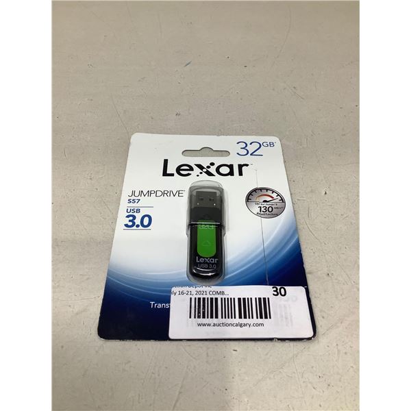 Lexar 32 GB Jumpdrive