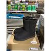 Image 1 : UGG Ladies Size 8 Boots