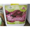 Image 2 : 2 10L CONTAINERS OF GREEN SKY BIO BLOOM 034 LIQUID FERTILIZER