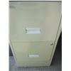 Image 2 : 2 DRAWER LEGAL FILING CABINET