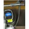 Image 2 : BISSEL SMALL VACUUM