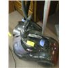 Image 1 : LIGHTNING VACUUM WITH POWERHEAD