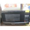 Image 1 : MAGIC CHEF BLACK MICROWAVE OVEN