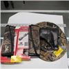 Image 1 : CAMMO HAT, A HOLSTER, MOSSY OAK GRAPHICS SCOPE TAPE, ETC.