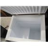 Image 2 : SMALL CHEST FREEZER