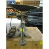 Image 2 : ANTIQUE SCALE WITH WEIGHTS
