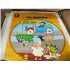 Image 8 : REALISTIC VIDEO DISC PLAYER & BOX OF VIDEO DISCS