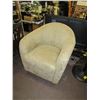 Image 1 : TAN COLOURED CLUB CHAIR