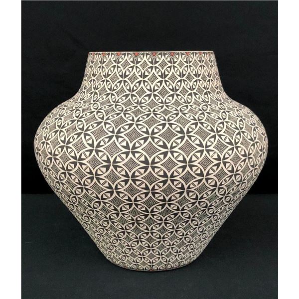Fine Acoma Pot - Nathaniel Vallo