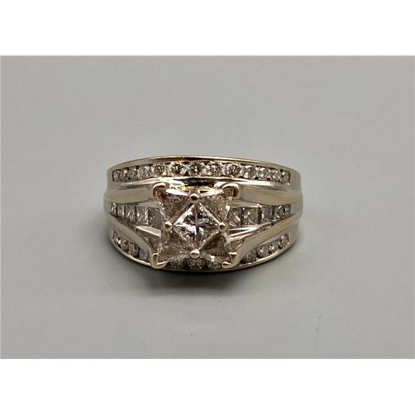 18k White Gold and Approx 2ct Diamond Ring