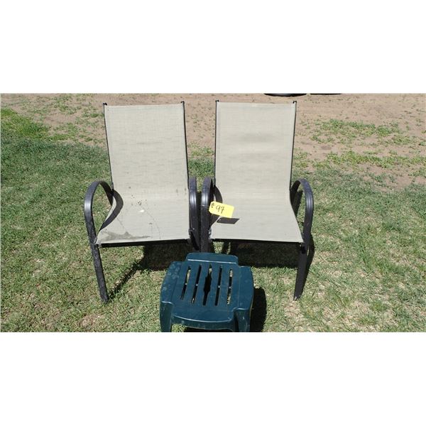 2 LAWN CHAIRS & 1 TABLE